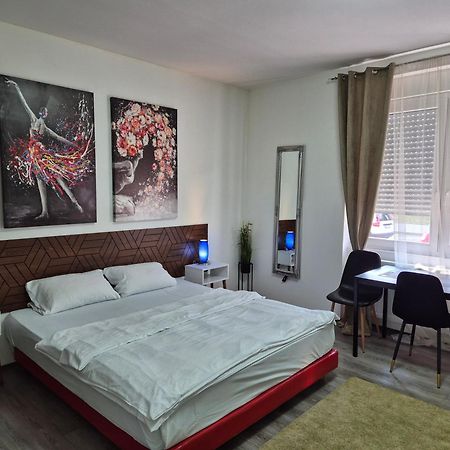 Rooms Villa Luigi Pančevo 外观 照片