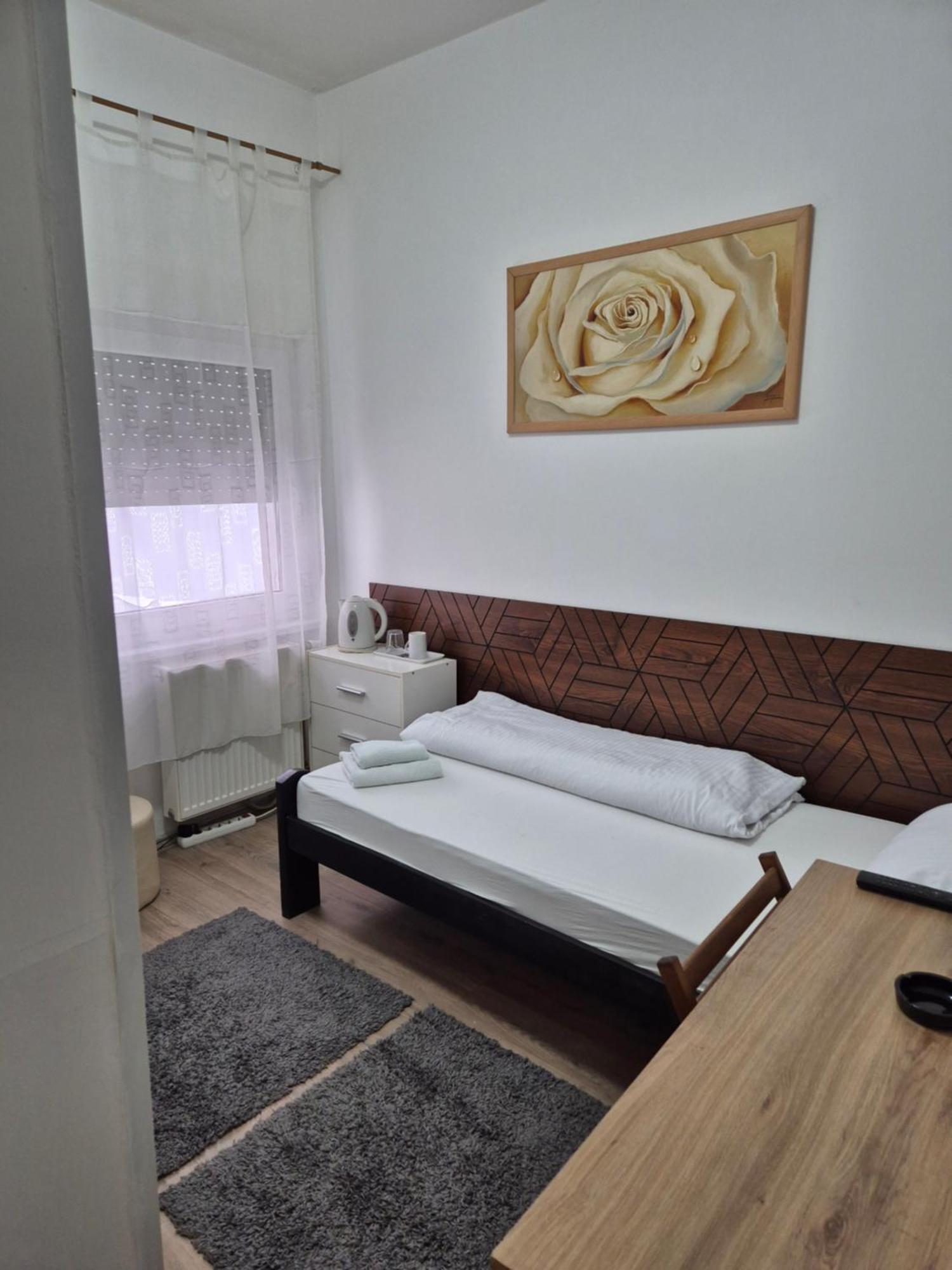 Rooms Villa Luigi Pančevo 外观 照片