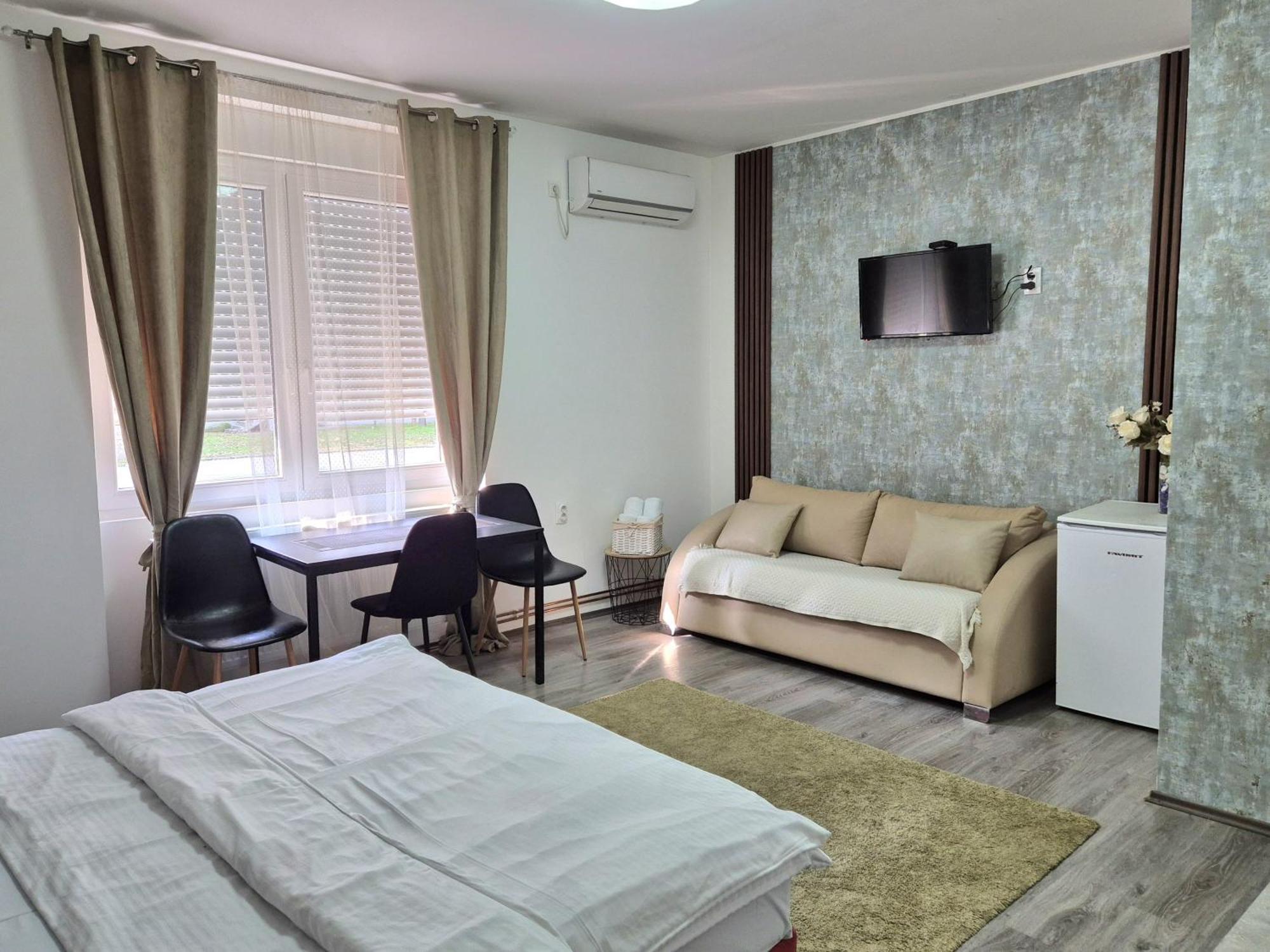 Rooms Villa Luigi Pančevo 外观 照片