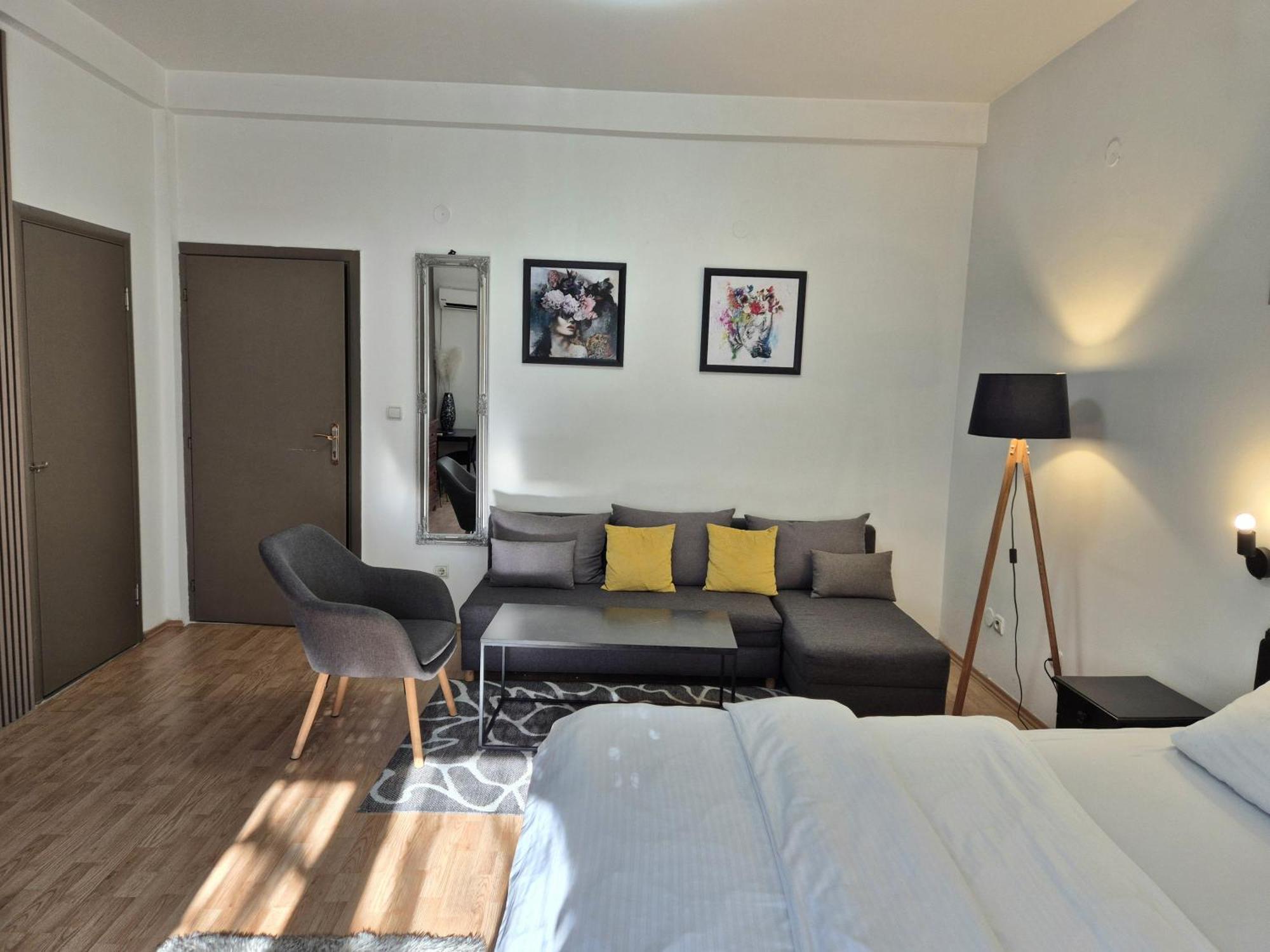 Rooms Villa Luigi Pančevo 外观 照片